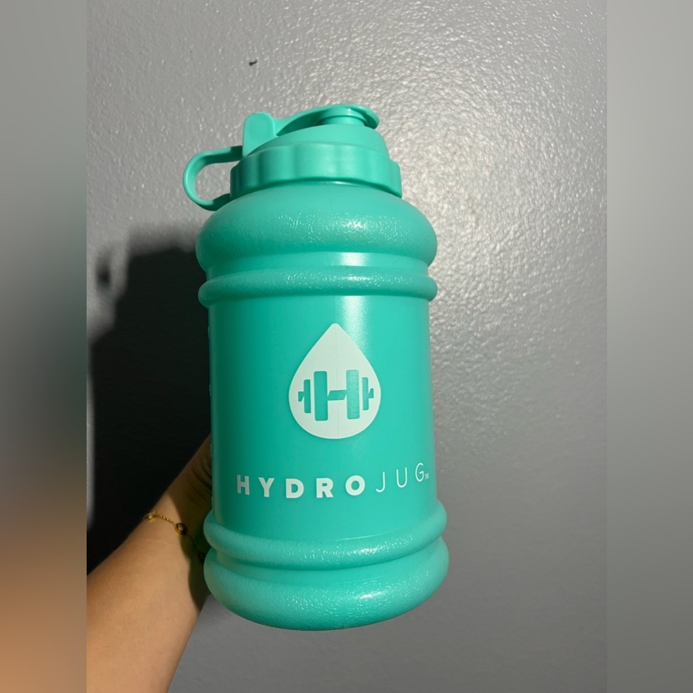 Hydro jug with sleeve